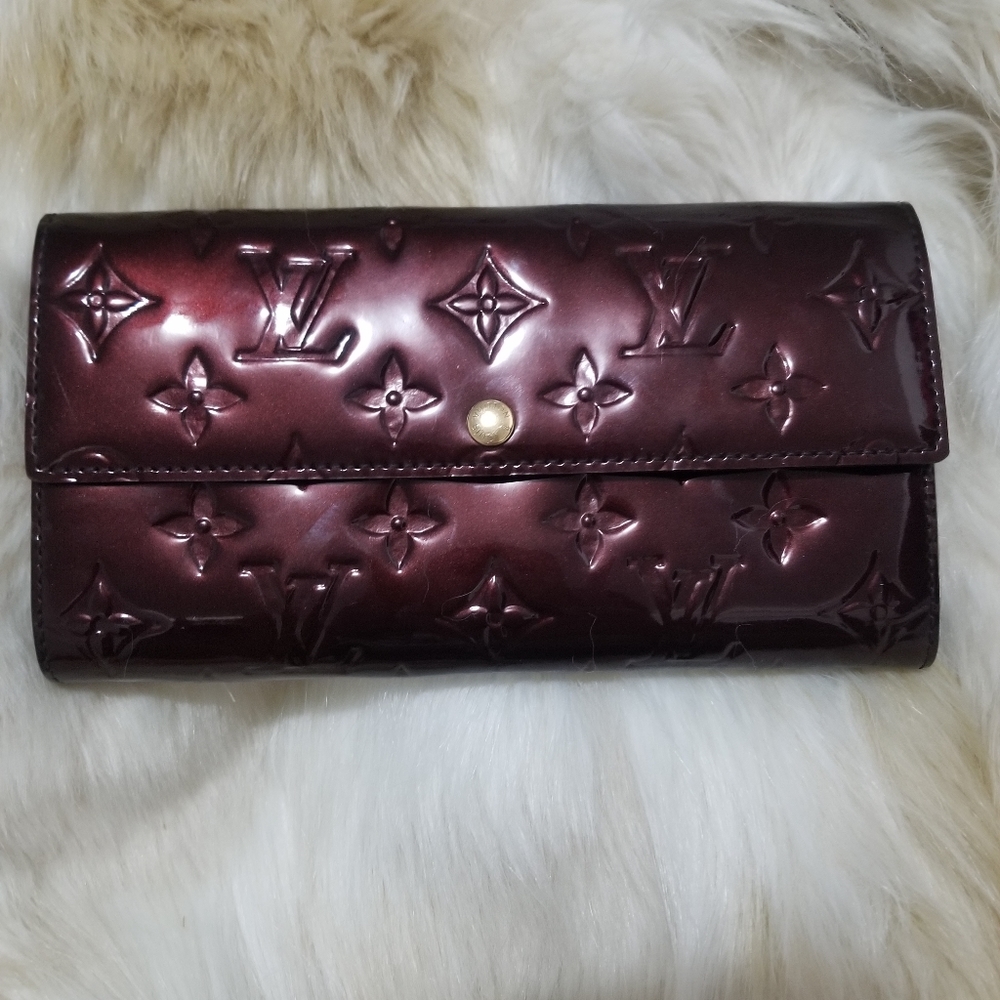 Louis Vuitton Vernis Amarante long wallet